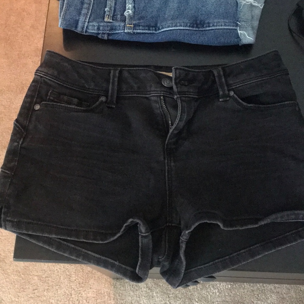 Black shorts mid rise
